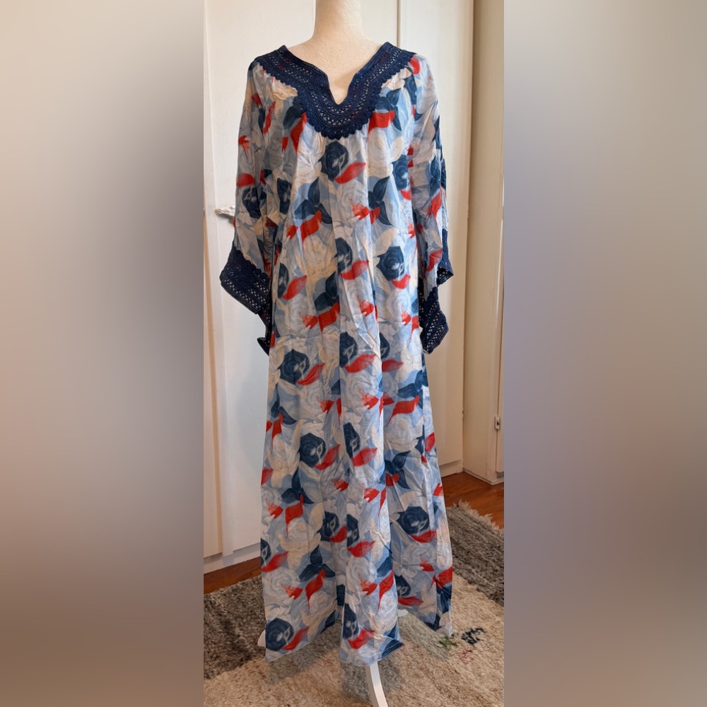 Mi Golondrina  Blue, Red and White Floral Caftan size L EUC